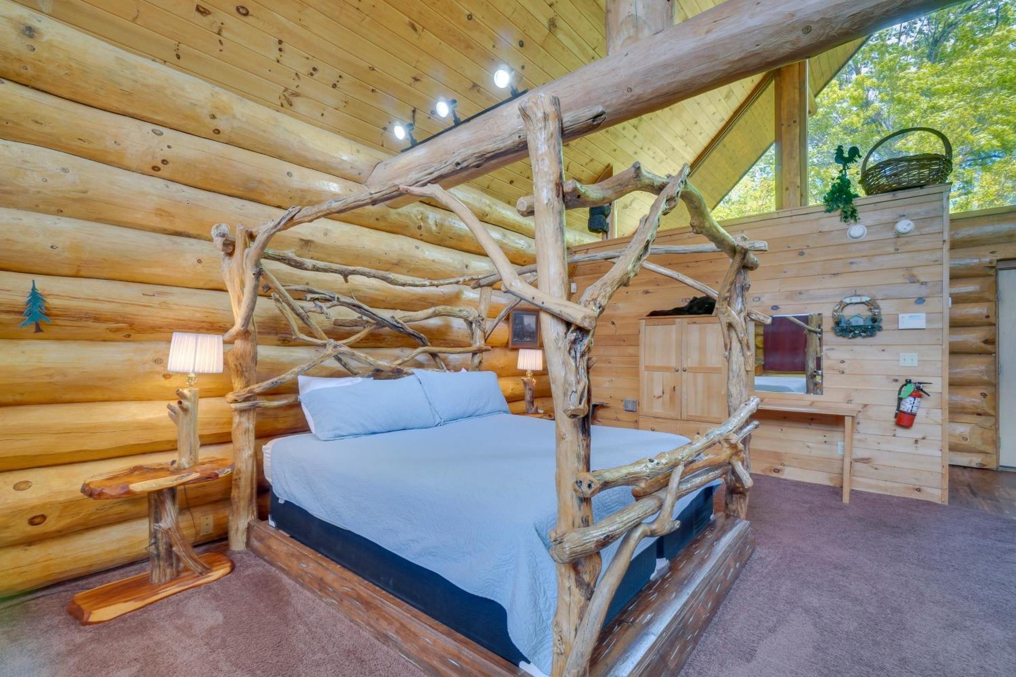 Gatlinburg Cabin With Hot Tub About 11 Miles To Downtown Exterior foto