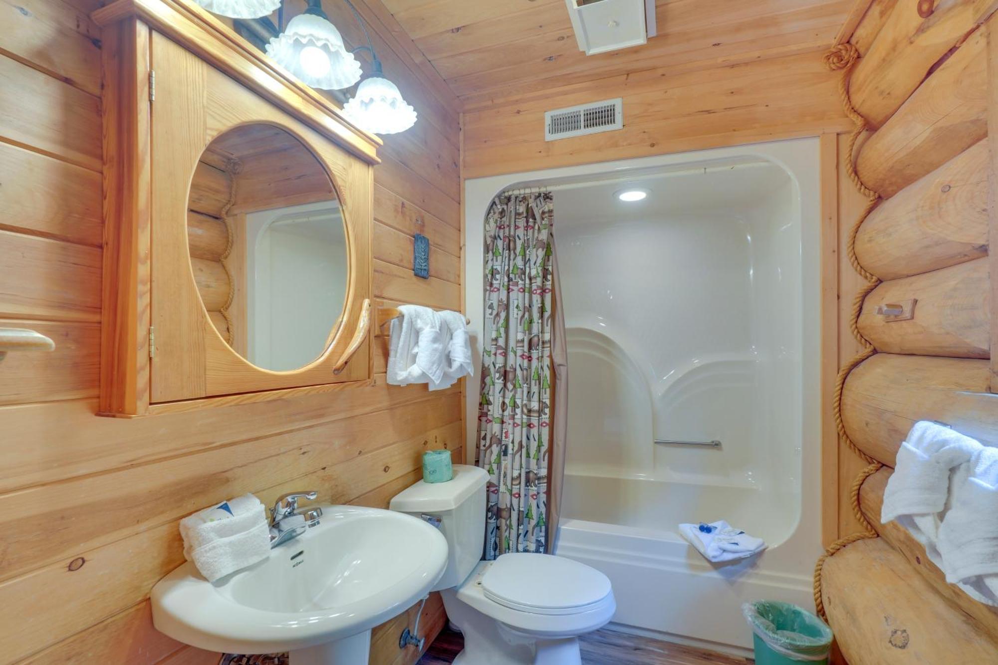 Gatlinburg Cabin With Hot Tub About 11 Miles To Downtown Exterior foto