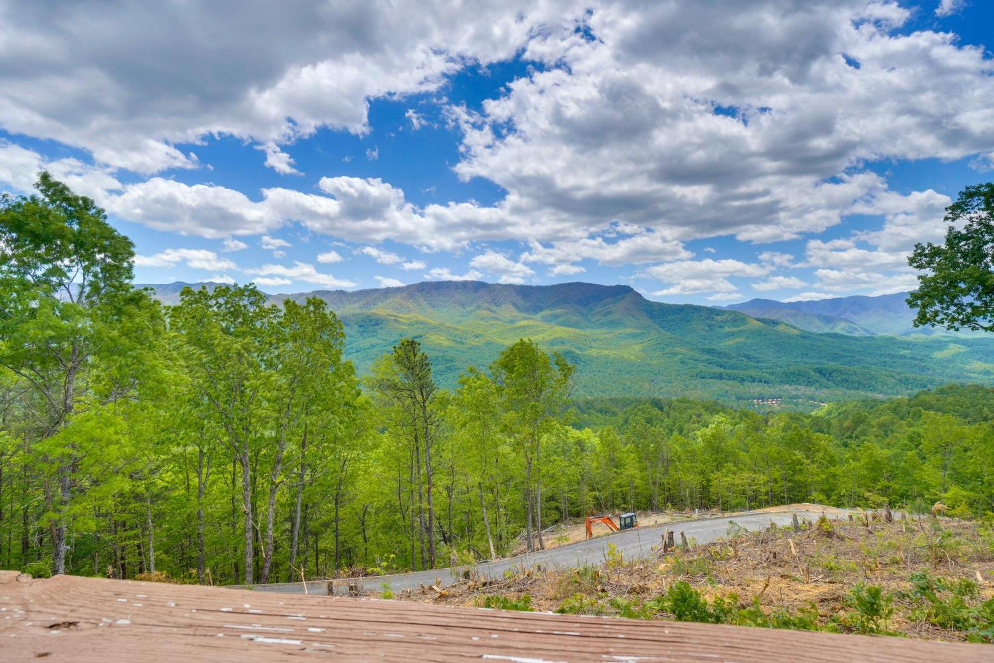 Gatlinburg Cabin With Hot Tub About 11 Miles To Downtown Exterior foto