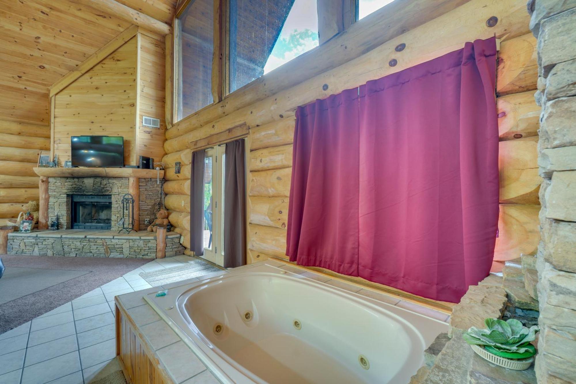 Gatlinburg Cabin With Hot Tub About 11 Miles To Downtown Exterior foto